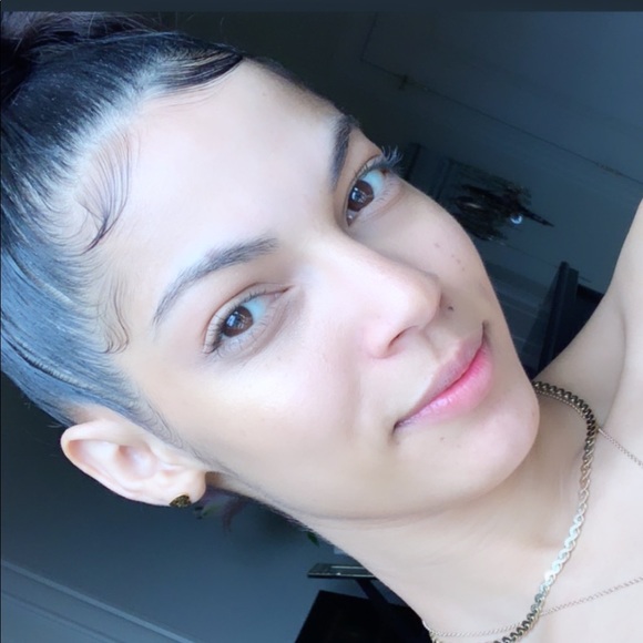 Meet your poshmark seller. 🎈🎊👑❤️ - Picture 4 of 8